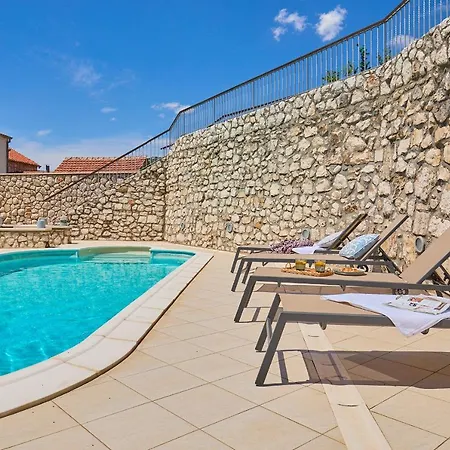 Hedera Estate, Hedera Ix Villa