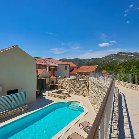 Hedera Estate, Hedera Ix Villa *