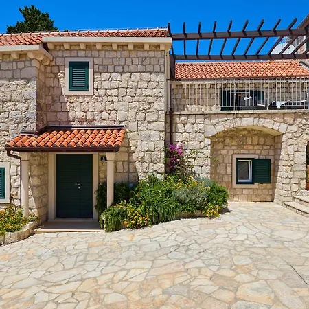 Villa Hedera Estate, Hedera Ix