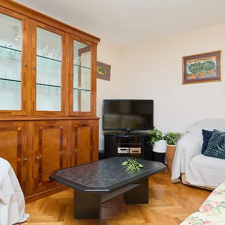 Villa Hedera Estate, Hedera Ix Banići