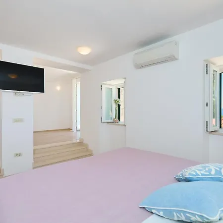 Hedera Estate, Hedera Ix Villa Banići