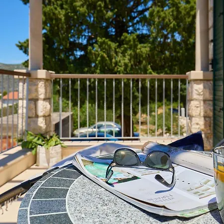 Hedera Estate, Hedera Ix Villa Banići